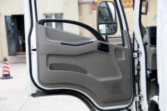 江铃 凯锐800 122马力 4.1米单排厢式轻卡(JX5047XXYXG2)