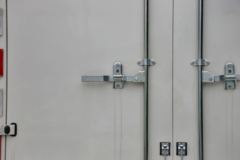 江铃 凯锐800 122马力 4.1米单排厢式轻卡(JX5047XXYXG2)