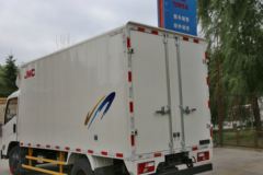 江铃 凯锐800 122马力 4.1米单排厢式轻卡(JX5047XXYXG2)