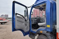 中国重汽HOWO 悍将 88马力 4.2米单排厢式轻卡(ZZ5047XXYC3414D143)