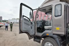 中国重汽HOWO 统帅 154马力 5.2米排半厢式载货车(ZZ5137XXYF421CD1)