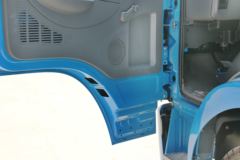 东风 多利卡T2 113马力 4X2 4.15米单排厢式轻卡底盘(DFA5040XXY11D2AC)