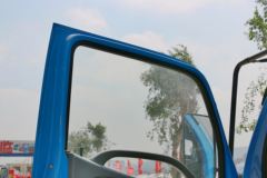 东风 多利卡T2 113马力 4X2 4.15米单排厢式轻卡底盘(DFA5040XXY11D2AC)