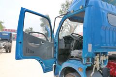 东风 多利卡T2 113马力 4X2 4.15米单排厢式轻卡底盘(DFA5040XXY11D2AC)