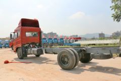 东风 凯普特C中卡 160马力 4X2 6.7米排半厢式载货车底盘(DFA5120XXYL15D7AC)
