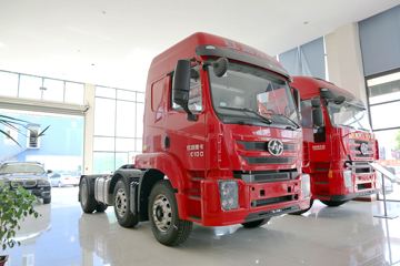 红岩杰卡&nbsp;牵引车外观                                                图片