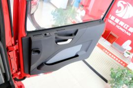 红岩杰卡&nbsp;牵引车驾驶室                                               图片