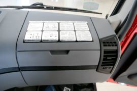 红岩杰卡&nbsp;牵引车驾驶室                                               图片