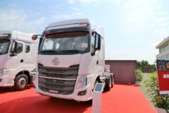 东风柳汽 乘龙H7重卡 450马力 6X4牵引车(LZ4251M7DA) 东风柳汽 乘龙H7重卡 450马力 6X4牵引车(LZ4251M7DA)