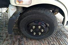 飞碟奥驰 A2系列 112马力 4X2 4.2米单排栏板轻卡(FD1047W17K4)