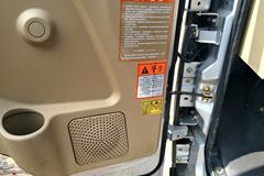 飞碟奥驰 A3系列 115马力 3.8米排半栏板轻卡(FD1046W63K)