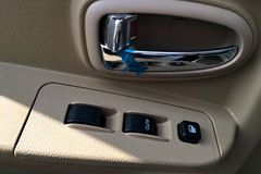 飞碟奥驰 A3系列 115马力 3.8米排半栏板轻卡(FD1046W63K)