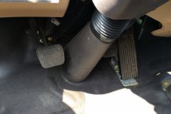 飞碟奥驰 A3系列 115马力 3.8米排半栏板轻卡(FD1046W63K)