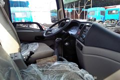 东风商用车 天锦中卡 140马力 4X2 7.1米厢式载货车(DFL5100XXYBX8A)