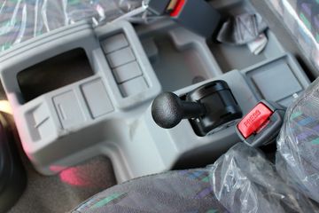 ���� ŷ����5ϵ�п� 170���� 4X2 7.75���ػ�������ͼƬ