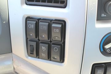 ���� ŷ����5ϵ�п� 170���� 4X2 7.75���ػ�������ͼƬ