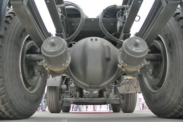 �й����� ˹̫��D7B�ؿ� 340���� 6X2 LNGǣ����ͼƬ