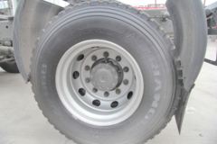 中国重汽 斯太尔D7B重卡 340马力 6X2 LNG牵引车(ZZ4253N27C1E1LN)