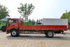 福田 瑞沃Q5中卡 168马力 4X2 6.7米栏板载货车(BJ1165VKPEG-1)