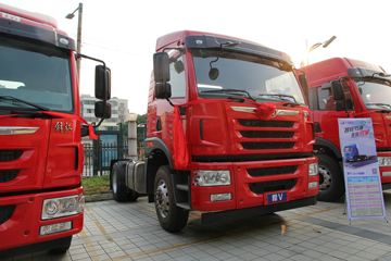 青岛解放 悍V重卡 220马力 4X2牵引车(CA4143P1K2E4A80)