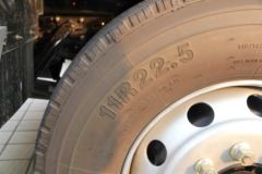青岛解放 悍V重卡 220马力 4X2牵引车(CA4143P1K2E4A80)