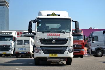 HOWO T5G&nbsp;油罐车外观图片