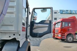 HOWO T5G&nbsp;油罐车驾驶室图片