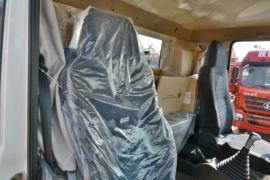 HOWO T5G&nbsp;油罐车驾驶室图片