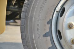 陕汽重卡 德龙新M3000 空柜版 220马力 4X2牵引车(SX4176MK361)