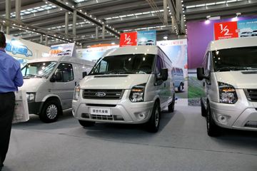 江铃汽车 新世代全顺 2021款 140马力 7座 2.2T手动 Pro短轴中顶豪华型客车(国六)