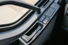 一汽解放 J6M重卡 320马力 8X4 9.5米栏板载货车底盘(CA1310P63K2L6T4E4)