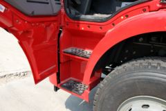 一汽解放 J6M重卡 320马力 8X4 9.5米栏板载货车底盘(CA1310P63K2L6T4E4)