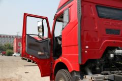 一汽解放 J6M重卡 320马力 8X4 9.5米栏板载货车底盘(CA1310P63K2L6T4E4)