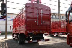 东风商用车 天锦中卡 180马力 4X2 6.75米排半仓栅式载货车(DFL5160CCQBX5)