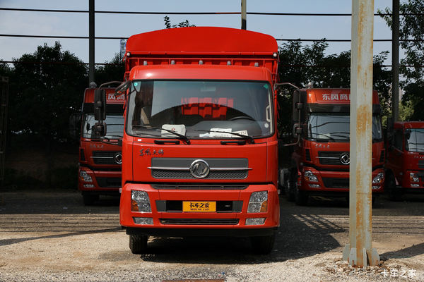 东风商用车 天锦中卡 245马力 6X2 9.4米仓栅式载货车(DFH5250CCYAXV)