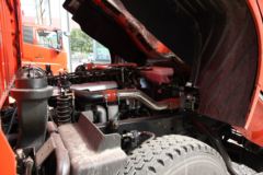 东风商用车 天锦中卡 180马力 4X2 6.75米排半仓栅式载货车(DFL5160CCQBX5)