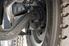 一汽解放 J6M重卡 320马力 8X4 9.5米栏板载货车底盘(CA1310P63K2L6T4E4)