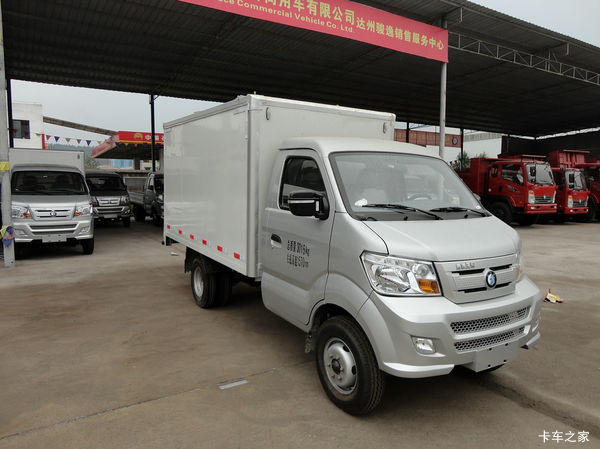 重汽王牌 W1 1.5L 102马力 汽油 3.2米单排厢式微卡(CDW5030XXYN2M5Q)