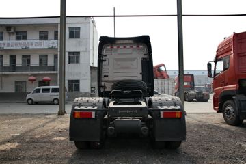 东风商用车 天龙旗舰KX 2018款北方版 450马力 6X4牵引车(DFH4250C2)外观图片