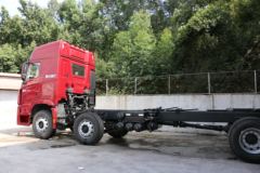 四川现代 创虎XCIENT重卡 410马力 8X4 9.3米排半载货车底盘(CHM1310KPQ80M)