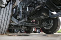 四川现代 创虎XCIENT重卡 410马力 8X4 9.3米排半载货车底盘(CHM1310KPQ80M)