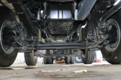 四川现代 创虎XCIENT重卡 410马力 8X4 9.3米排半载货车底盘(CHM1310KPQ80M)