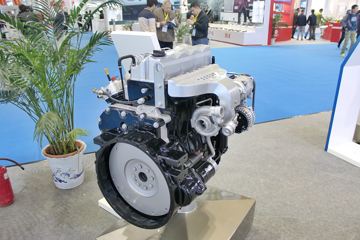 云内动力YNF40D2 156马力 4L 国四 柴油发动机