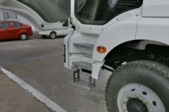 陕汽重卡 德龙新M3000 290马力 8X4 7.6米自卸车(压裂砂罐车)(SX3316HR406)