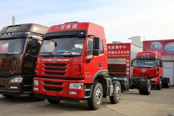 青岛解放 悍V 2.0 220马力 6X2 7.9米栏板载货车(CA1254PK2L5T3E5A80)