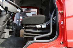 青岛解放 悍V重卡 220马力 6X2 载货车底盘(CA5250CCYP1K2L7T3E4A80-1)