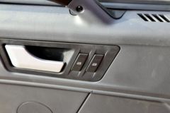 青岛解放 悍V重卡 220马力 6X2 载货车底盘(CA5250CCYP1K2L7T3E4A80-1)