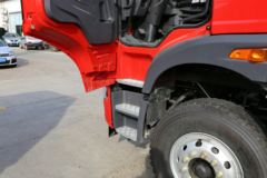 青岛解放 悍V重卡 220马力 6X2 载货车底盘(CA5250CCYP1K2L7T3E4A80-1)