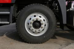 青岛解放 悍V重卡 220马力 6X2 载货车底盘(CA5250CCYP1K2L7T3E4A80-1)