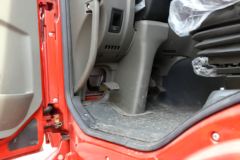 陕汽重卡 德龙新M3000 245马力 6X2载货车底盘(SX1256GK549)